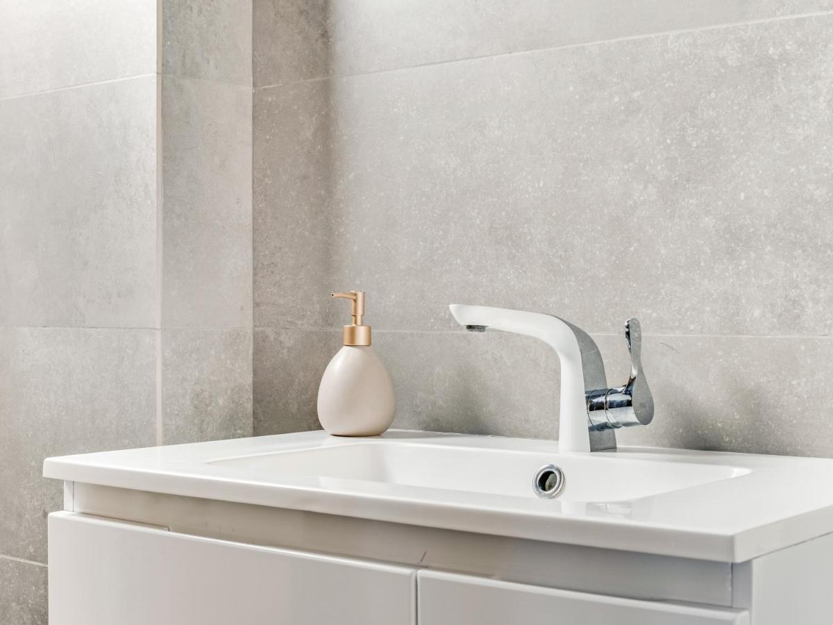 Sanders Coral Court Penthouse - Cute 3-Bedroom Apartment With Balcony Лимасол Экстерьер фото